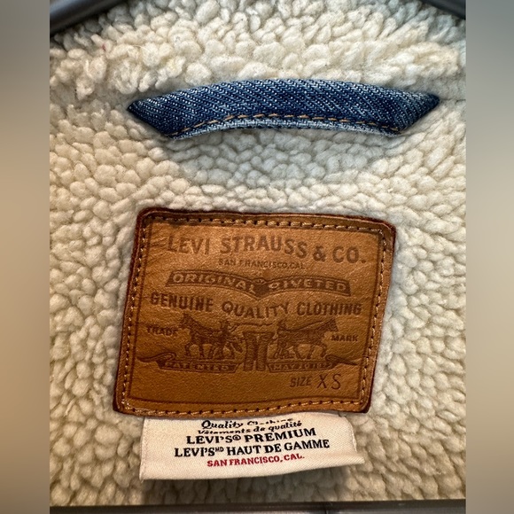 LEVIS Sherpa denim jacket - Picture 2 of 2